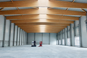 Innenraum der neuen Fertigungshalle 2024