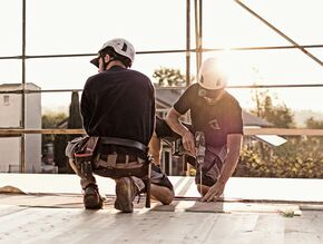 /assets/images/p/gewerbebau-holz-holzbau-aufbau-4m4mt1fxmd5f4k4.jpg