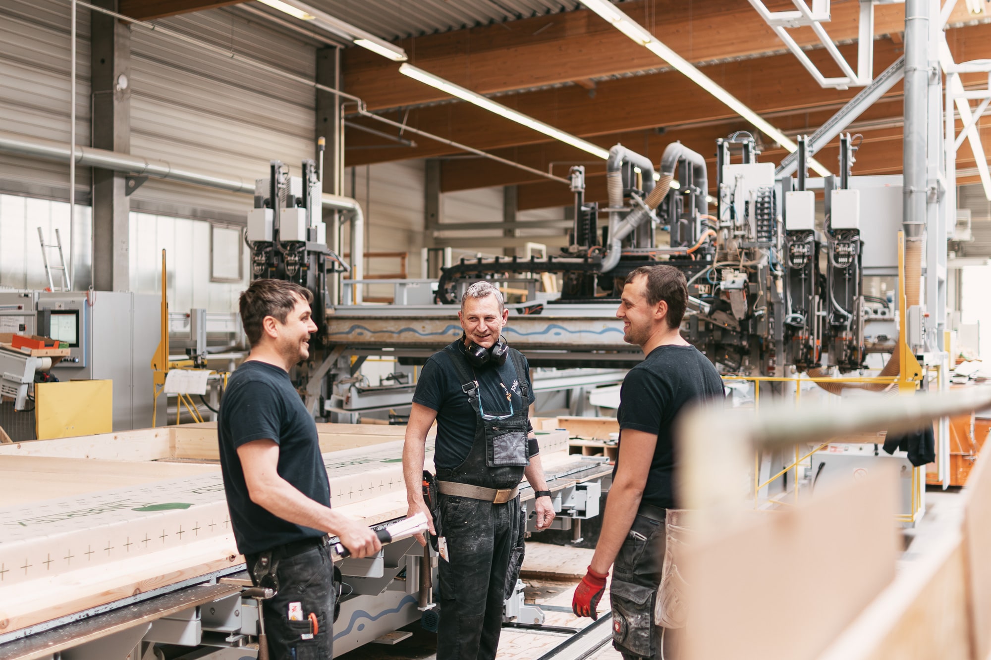 /files/dateien/Allgemeine%20Bilder/Karriere/jobs/Zimmerer-Putzer-Produktionsmitarbeiter-jobs-passau-sonnleitner.jpg