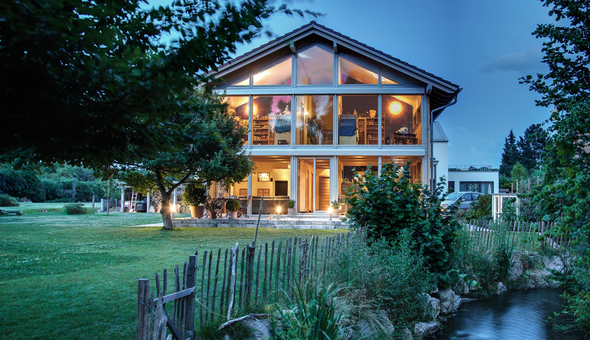 /files/dateien/H%C3%A4user/Foto%20Holzhaus/Haus_Augsburg_Header.jpg