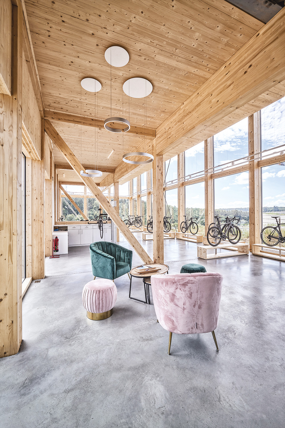 /files/dateien/H%C3%A4user/Gewerbebau/Moderner-Gewerbebau-Holz.jpg