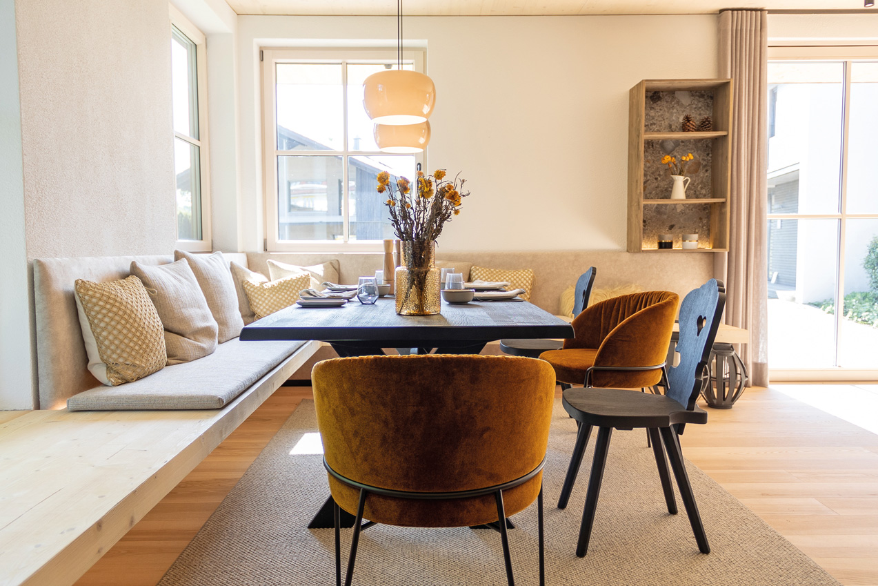 /files/dateien/H%C3%A4user/Interior%20Design/K%C3%BCche%20%26%20Esszimmer/esszimmer-landhaus-chalet-holzhaus.jpg