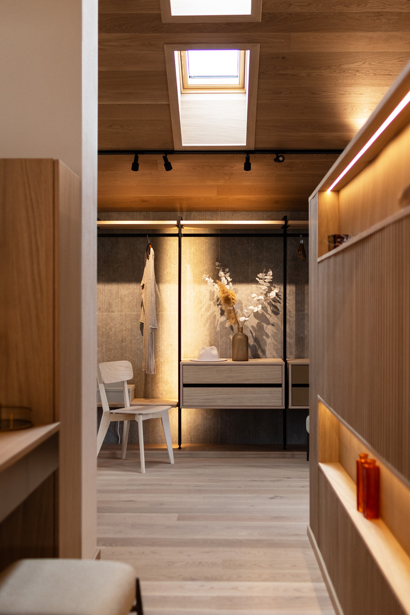 /files/dateien/H%C3%A4user/Interior%20Design/Schlafzimmer%20%26%20Ankleide/Ankleidezimmer-Massivholz-Holzhaus.jpg