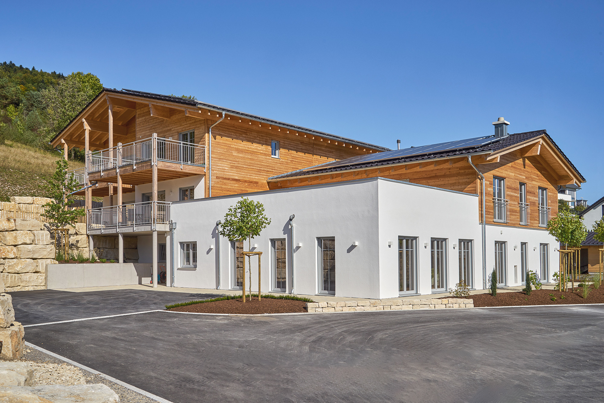 /files/dateien/H%C3%A4user/Kundenh%C3%A4user/Alb%20Appartement/ferienhaus-aus-holz-bauen-appartmenthaus-ferienwohnungen-alb-appartments.jpg