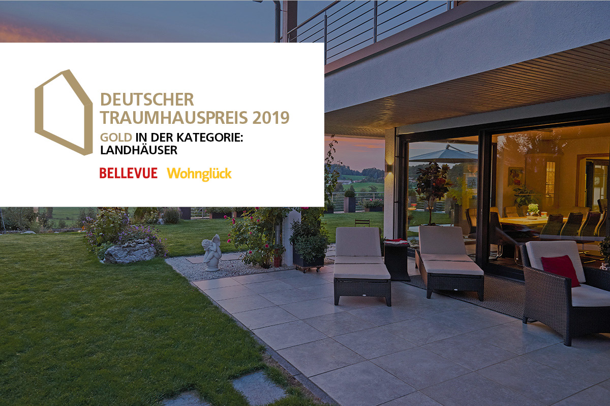 /files/dateien/H%C3%A4user/Kundenh%C3%A4user/Gr%C3%BCnwald/modernes-holzhaus-hanghaus-gruenwald-auszeichnung-deutscher-traumhauspreis-gold-landhaeuser_2.jpg