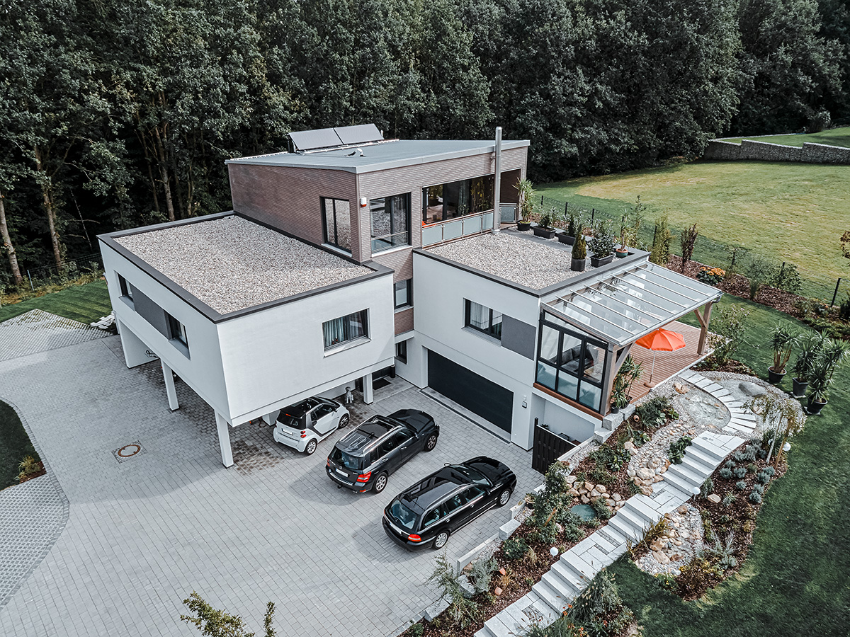 Kubushaus mit dreiteiliger Architektur