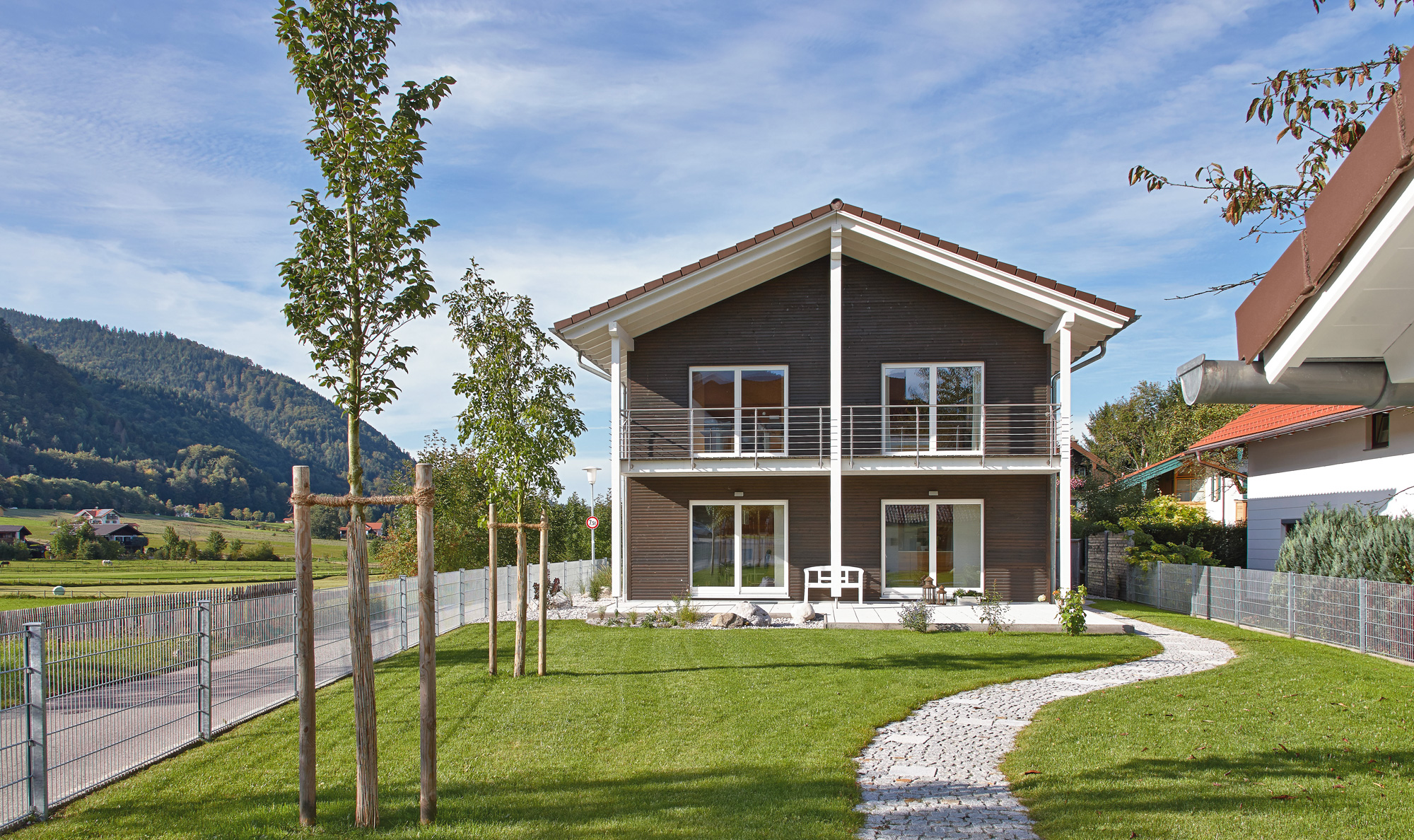 /files/dateien/H%C3%A4user/Kundenh%C3%A4user/Ruhpolding/modernes-holzhaus-ruhpolding-in-oberbayern-holz-putz-fassade.jpg