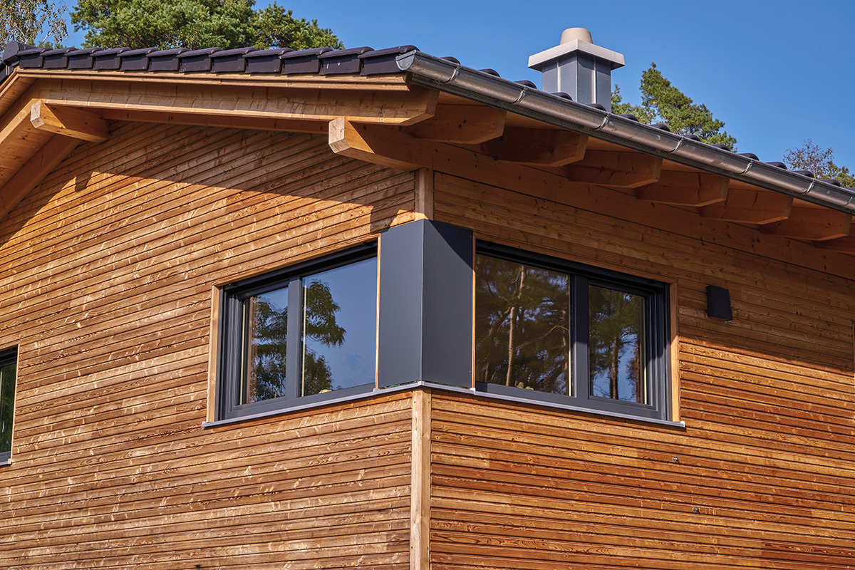 /files/dateien/H%C3%A4user/Kundenh%C3%A4user/Wittelsbach/landhaus-im-voralpenstil-holzhaus-wittelsbach-holz-alu-fenster-aus-eigener-produktion.jpg