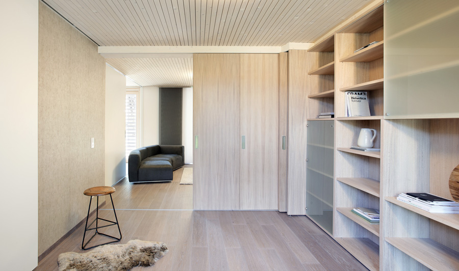 /files/dateien/H%C3%A4user/Musterh%C3%A4user/Musterhaus%20Functionality/plusenergiehaus-holz-functionality-wohnzimmer-schiebewand.jpg