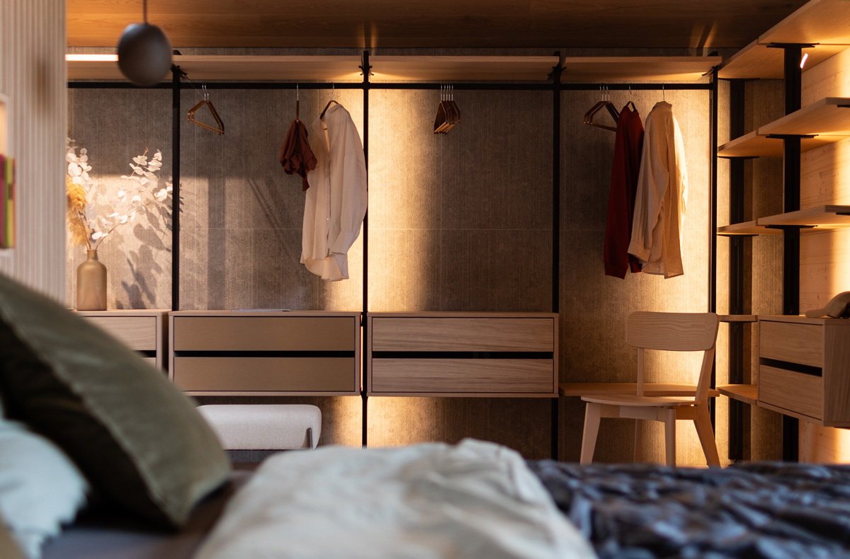 /files/dateien/H%C3%A4user/Musterh%C3%A4user/Musterhaus%20Starnberg/Offene-Ankleide-im-Schlafzimmer.jpg